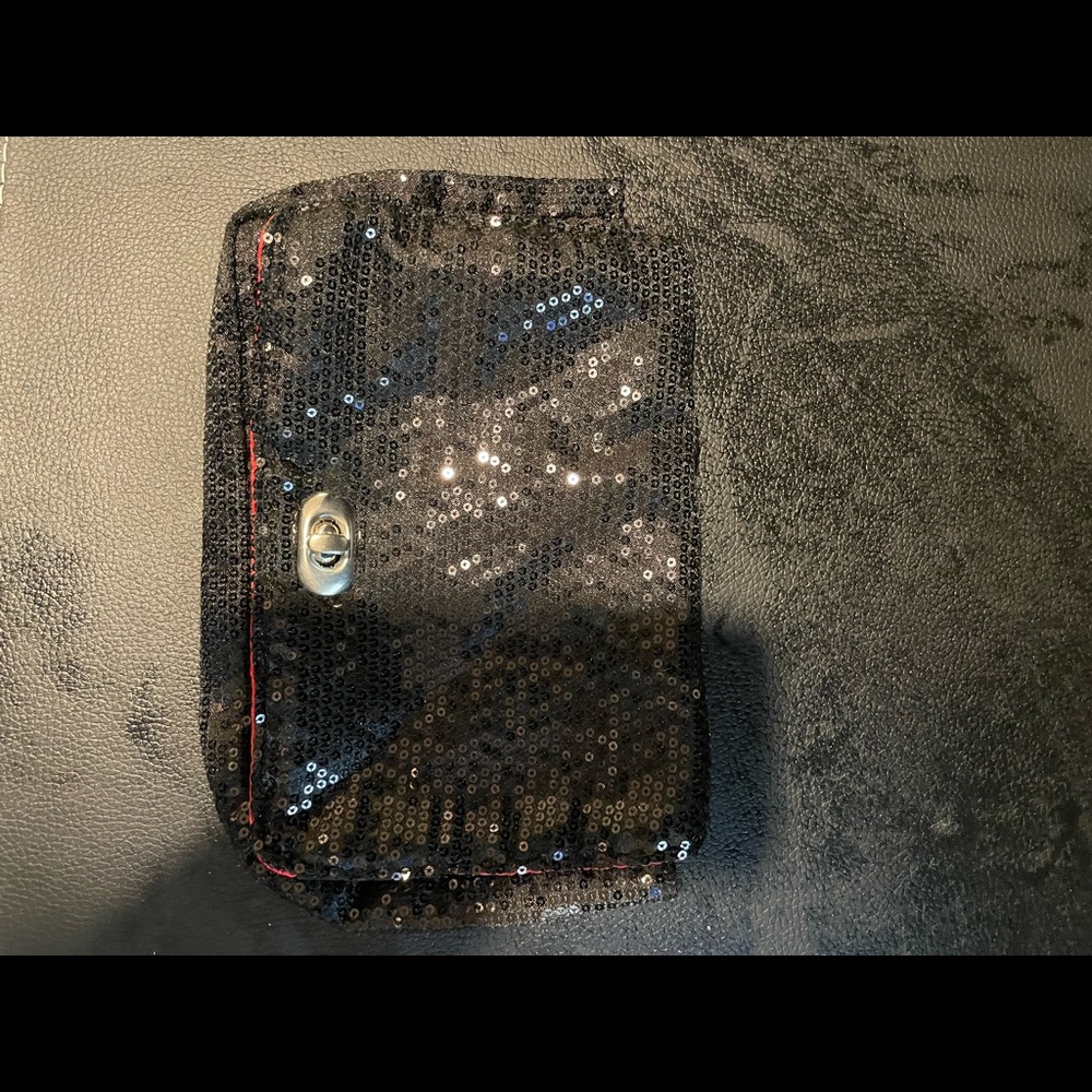 Clutch! - Picture 1 of 3